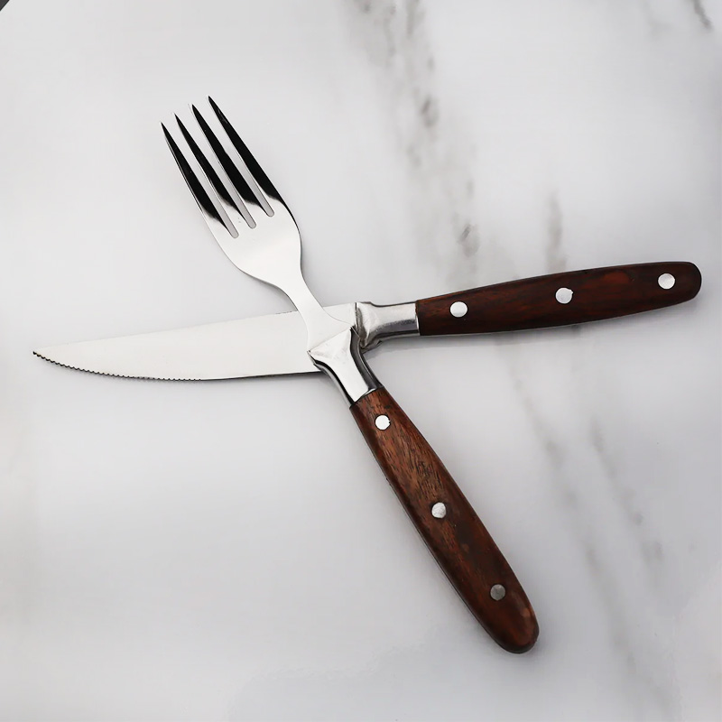 Buy steak fork and knife with serrated blade at best price in Pakistan