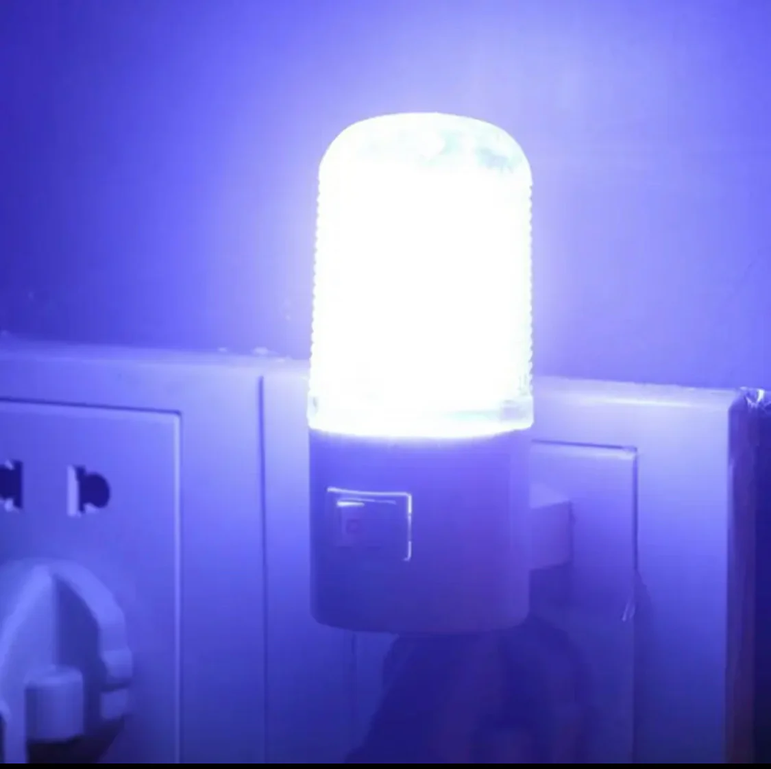 Wall Mount Night Lamp with Switch & Bulb Holder
